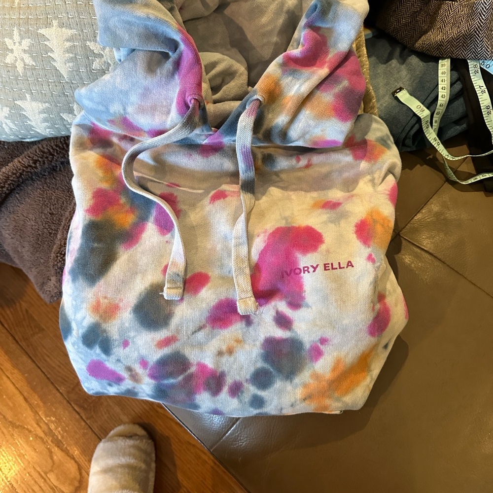 Ivory Ella Multicolor Tie-Dye oversized Hoodie EUC  23 ptp - Picture 4 of 5